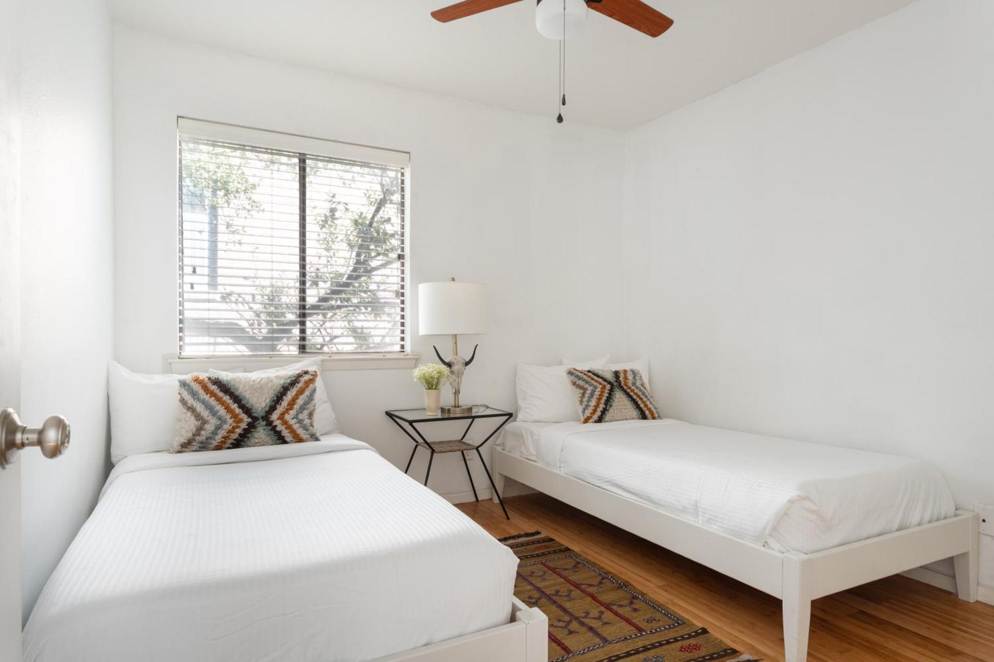 Отель Heart Of Austin Hideaway Экстерьер фото